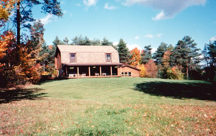 A tale of two log houses